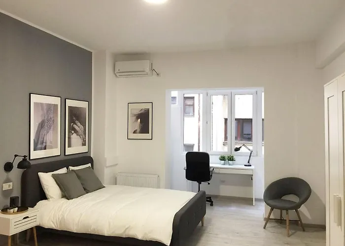 Perfect Home: Cozy 2br & Balcony Apartament Bukareszt