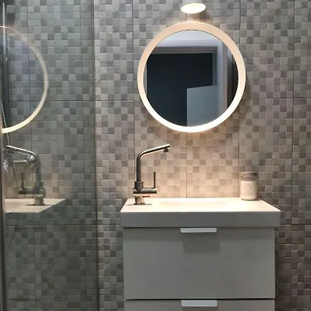 Appartamento Perfect Home: Cozy 2br & Balcony Bucarest