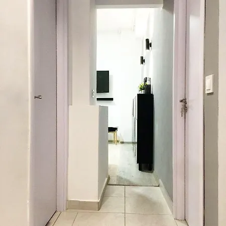 Appartamento Perfect Home: Cozy 2br & Balcony *