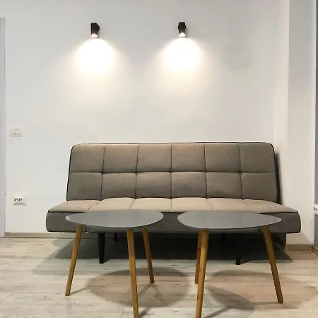 Perfect Home: Cozy 2br & Balcony Bukarest