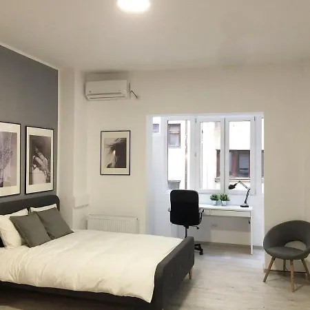 Perfect Home: Cozy 2br & Balcony Appartement Bucarest
