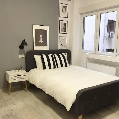 Perfect Home: Cozy 2br & Balcony Appartement Bucarest