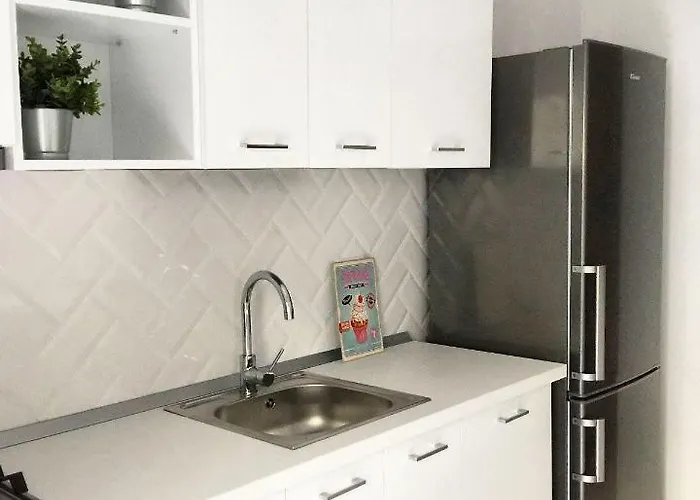 Appartement Perfect Home: Cozy 2br & Balcony